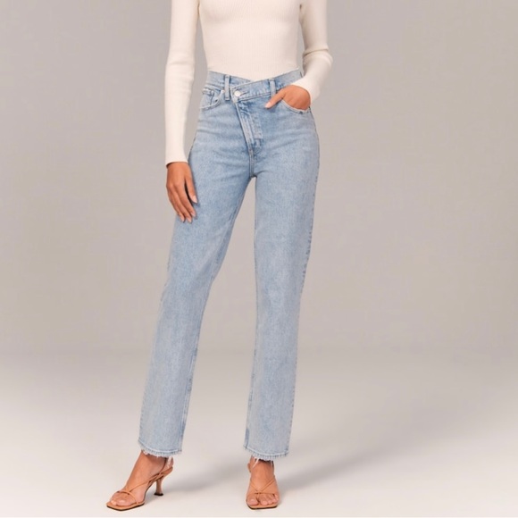 Abercrombie & Fitch Denim - Abercrombie 90s Straight Ultra High Rise Jeans